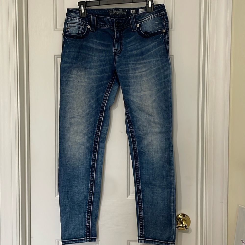 Miss Me Signature Skinny Jeans Sz 30 Embroidered Black and Blue Flowers